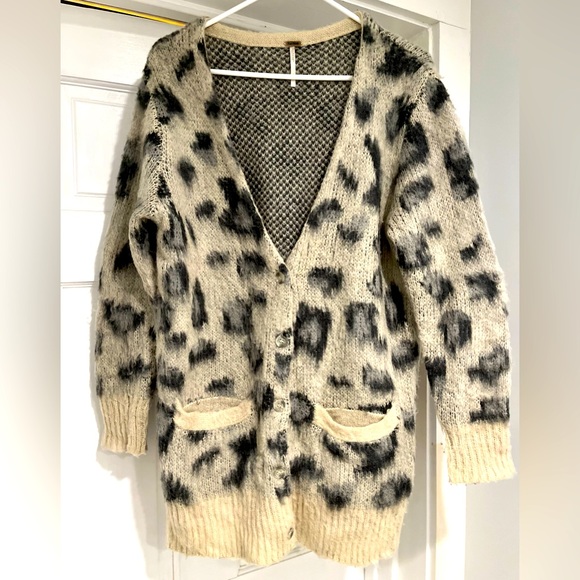 Free People Sweaters - FREE PEOPLE oversized animal print cardigan